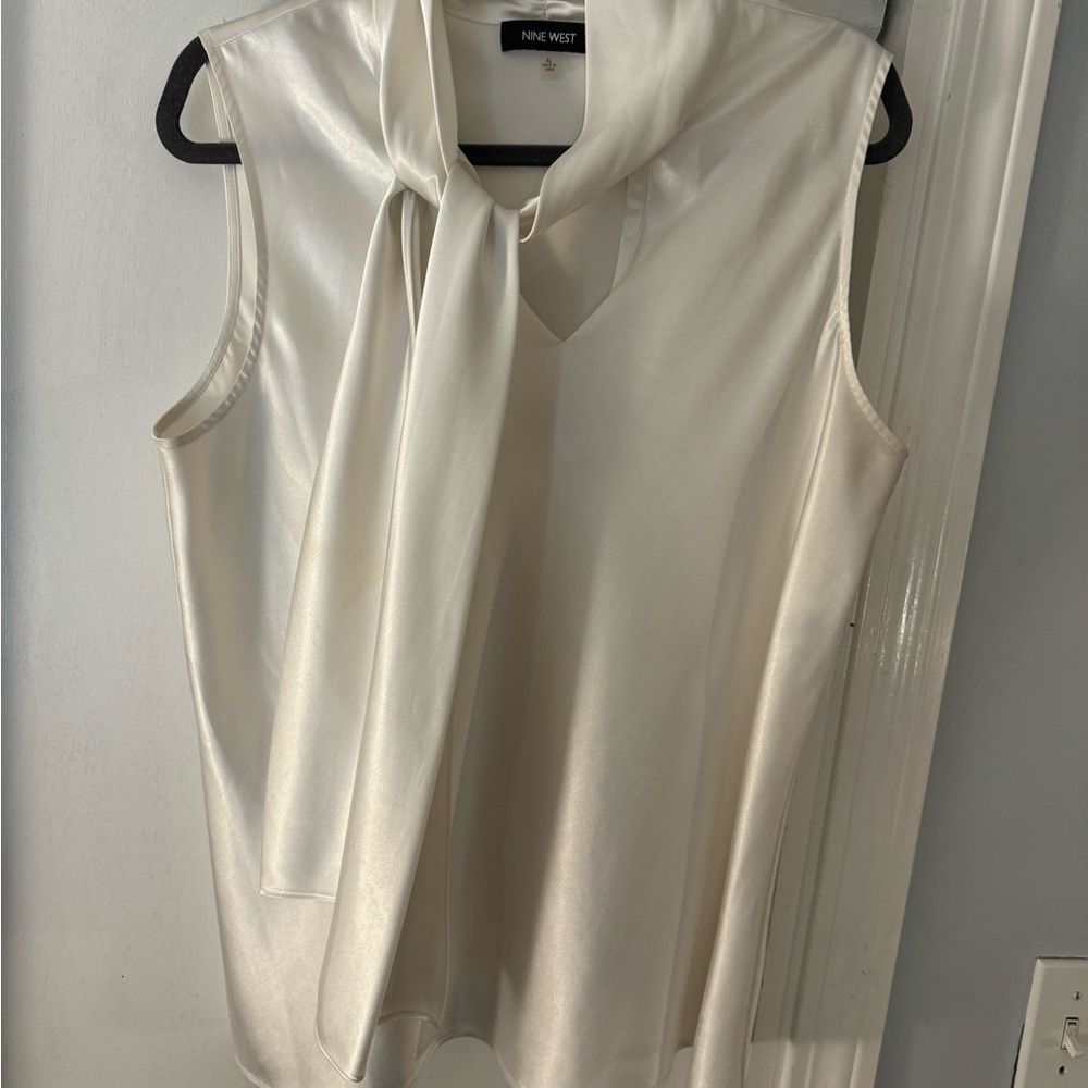 Nine West Cream Sleeveless Tie Front Blouse EUC